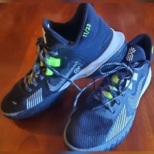 Nike Kyrie Flytrap V Shoes - Size 6.5 - Black / White-Anthracite